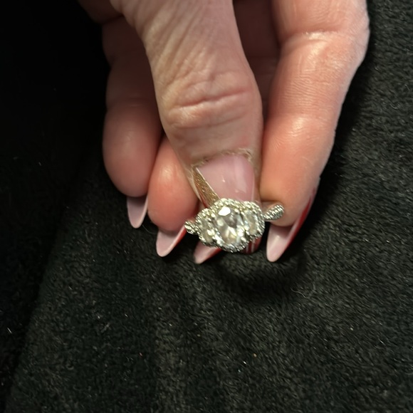 Ring - Picture 2 of 5